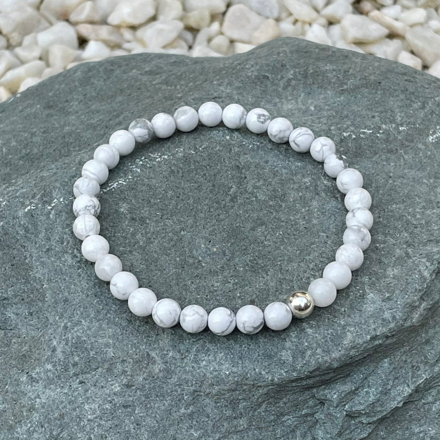 Howlite bead bracelet